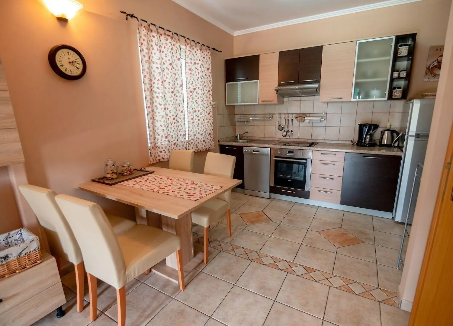 Apartments Keko - 100 M From The Beach Banjol